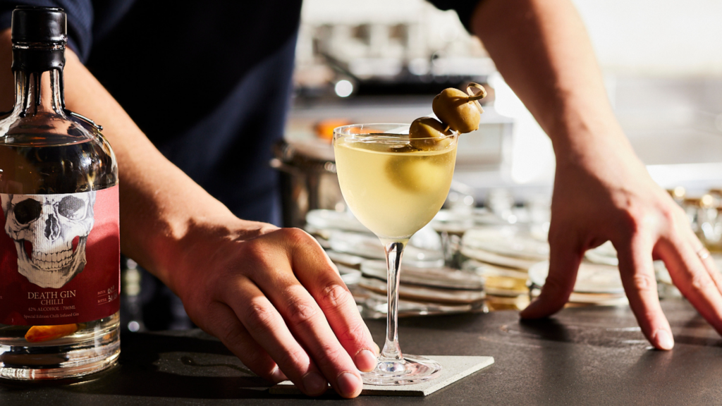 Unlocking the Art of the Perfect Gin Martini: Expert Tips and Terminology